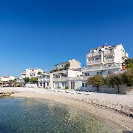 Antonio - Podstrana, Split 3*