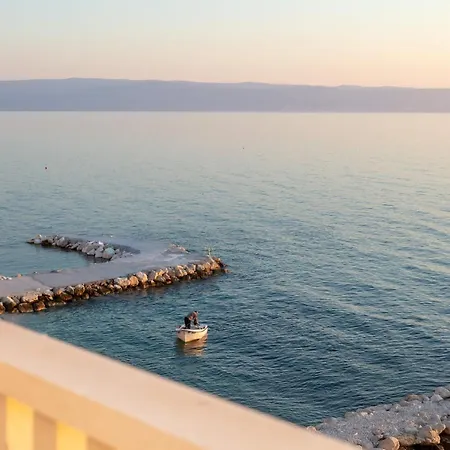 Konukevi Antonio - Podstrana, Split 3*